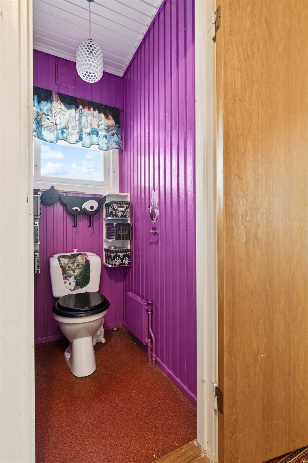 I tilknytning til gangen finnes et separat toalettrom. Galleribilde