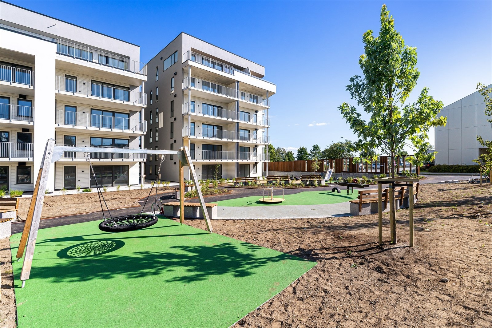 Enkel tilkomst til nye Rv44/motorvei til E39, er sammen med egen togstasjon på Ganddal og gode bussforbindelser, med å forenkle hverdagen med tilgjengelighet til regionen. Galleribilde