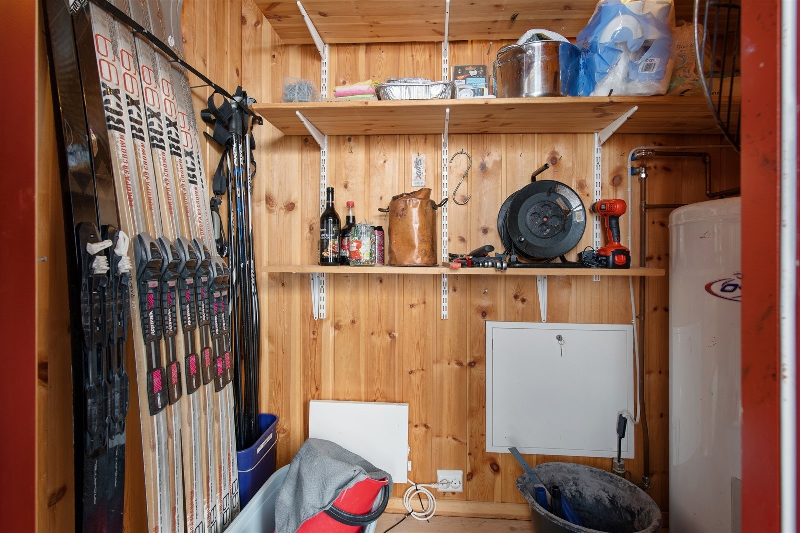 Praktisk bod med god oppbevaringsplass. Galleribilde