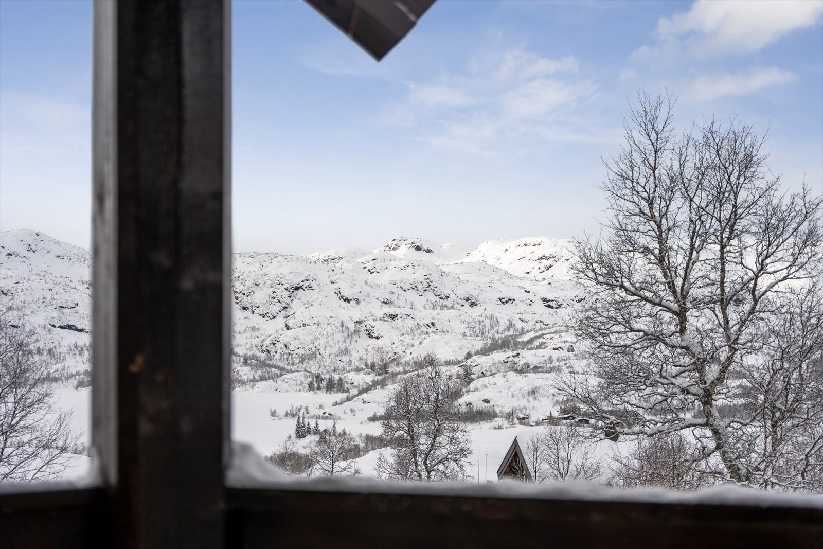 I tillegg ligger eiendommen i umiddelbar nærhet til langrennsløypene inn mot Fossen. Med sine ca. 950 meter over havet er Vågslid et svært snøsikkert område, kjent som et eldorado for både vinter- og sommeraktiviteter. Galleribilde