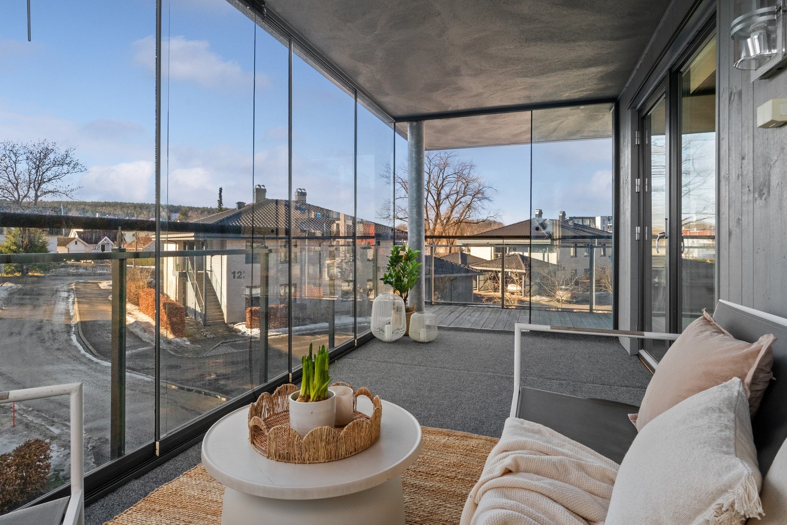 Her er det rikelig med plass for utemøblement og grill. Galleribilde