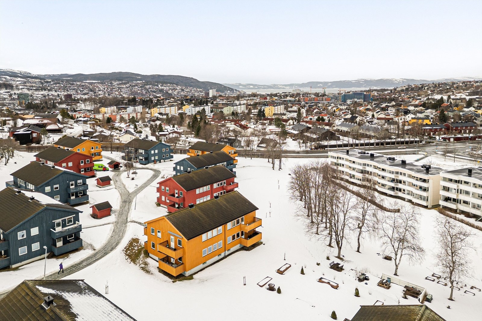 Dette er et perfekt hjem for førstegangskjøpere, studenter eller deg som ønsker en lettstelt bolig med nærhet til det meste. Galleribilde