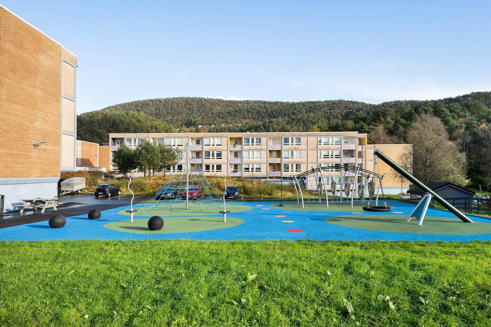 Det er flere lekeplasser i Ortustranden og Ortuflaten. Galleribilde