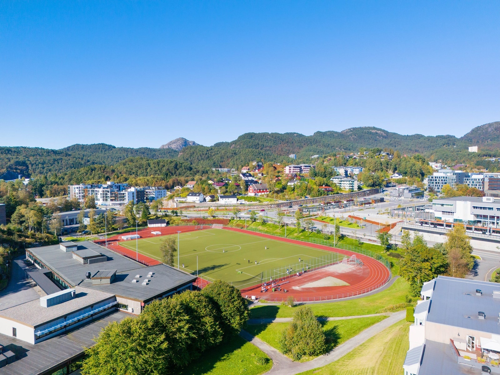 Nærhet til flott idrettsanlegg ved Oasen Galleribilde