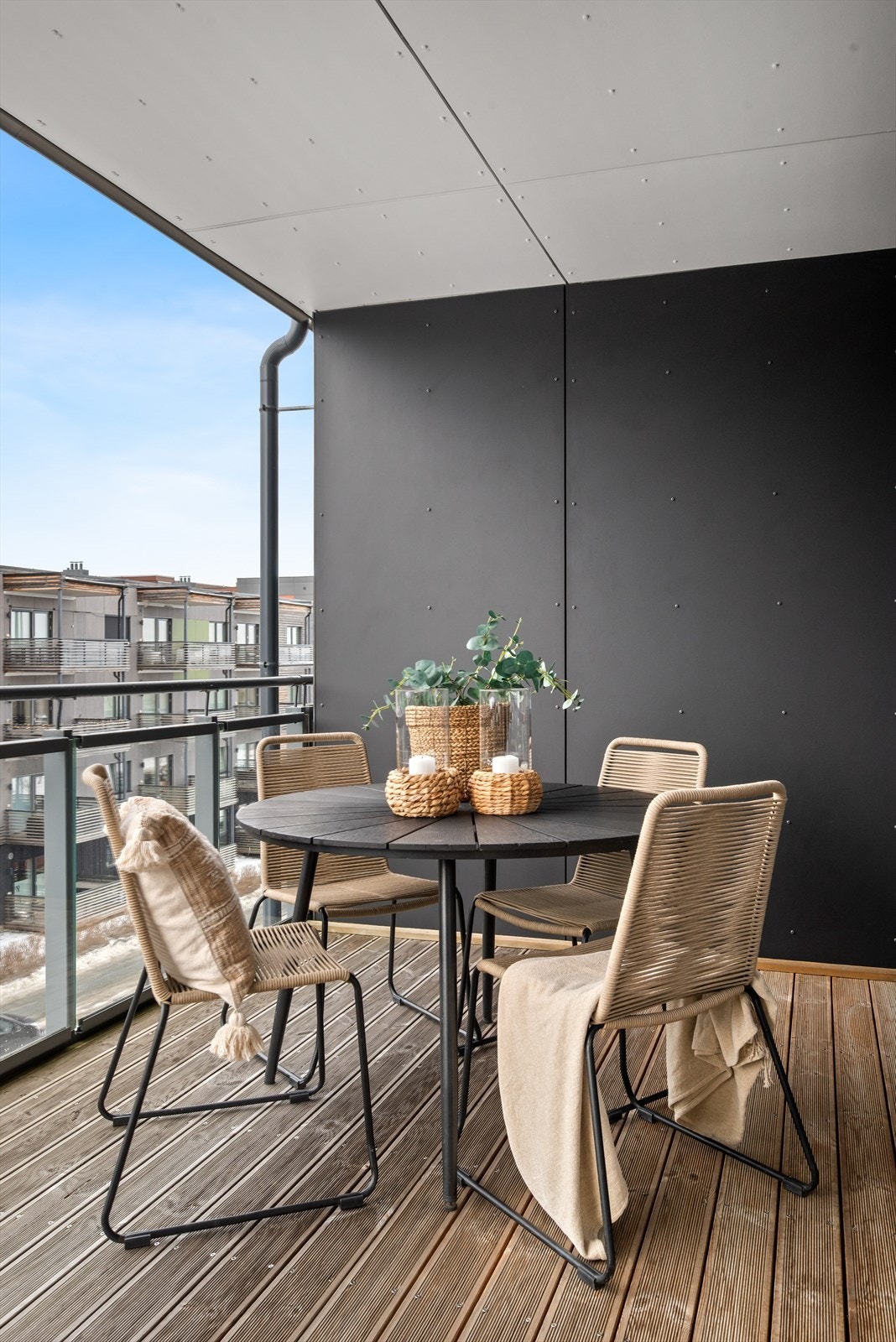 Nabolaget er omtalt som rolig og trivelig med en god blanding av yngre og eldre beboere - en hyggelig plass å bo! Galleribilde