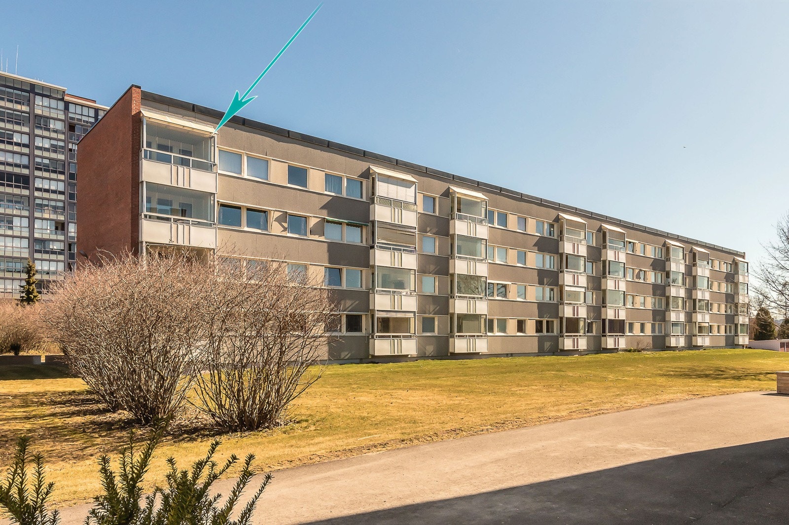 Store grøntarealer foran blokka Galleribilde