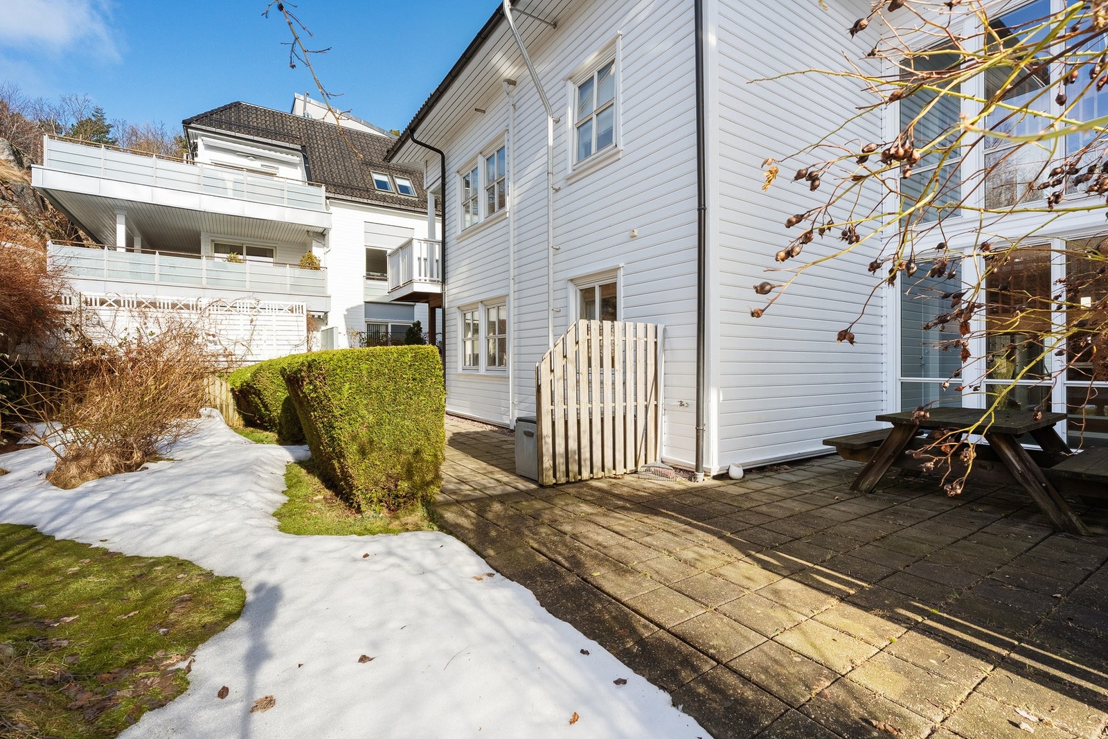 Felles uteplass Galleribilde