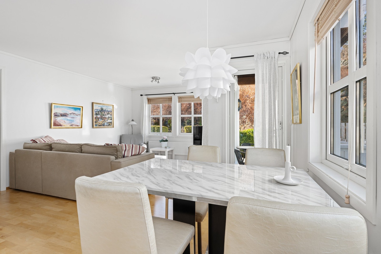 Kjøkken mot stue Galleribilde