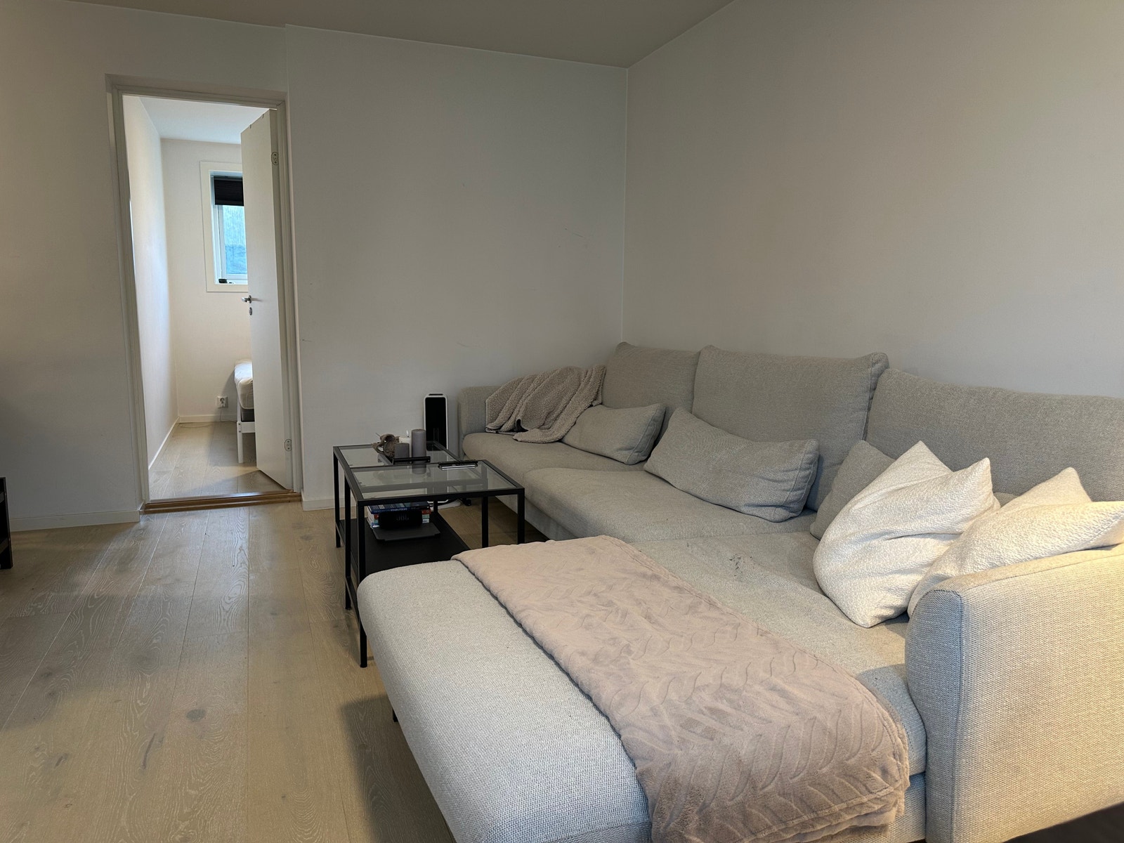 Fra stue mot soverom Galleribilde