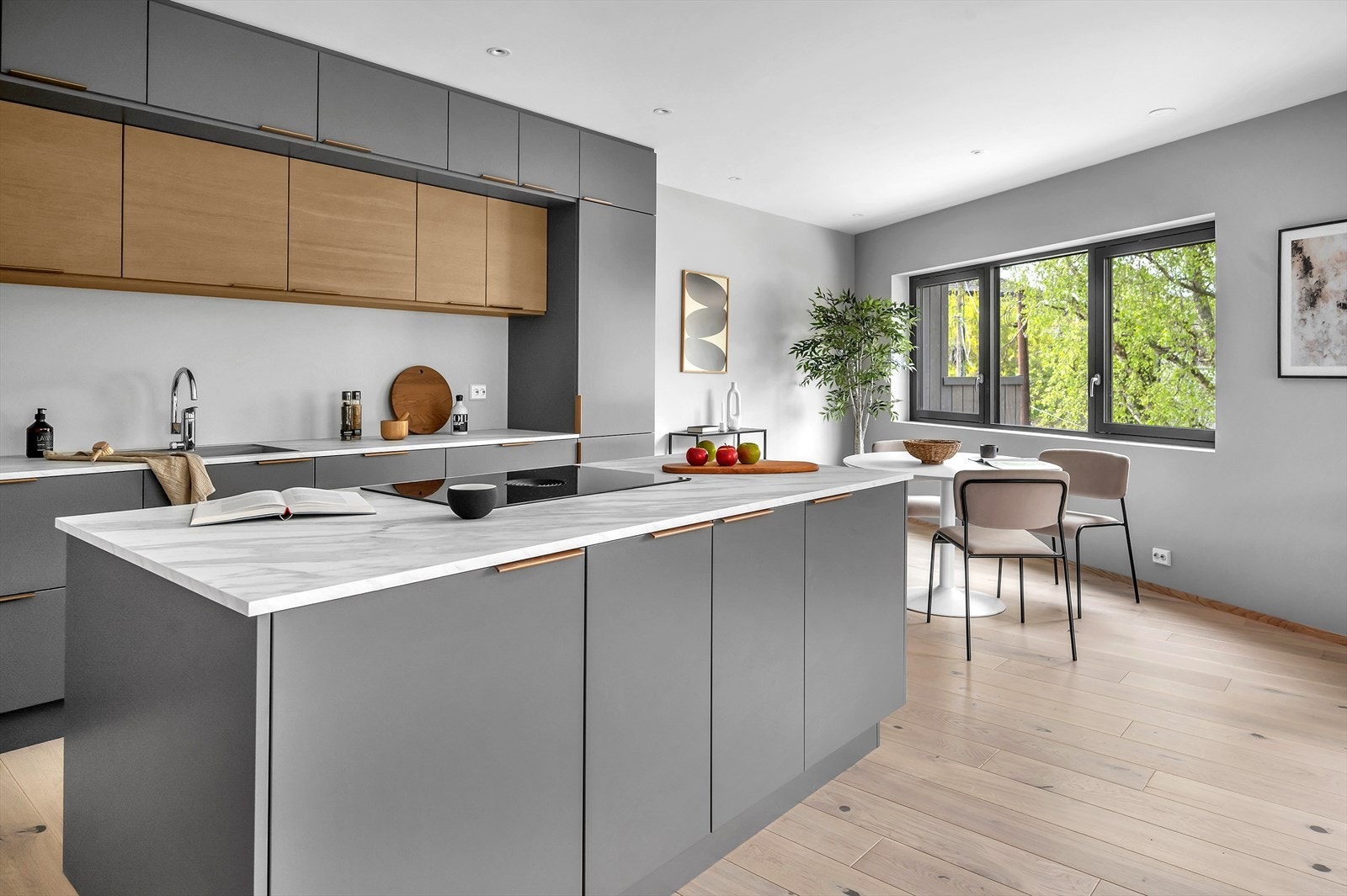 En delikat og nyere leilighet fra 2023 med smarte løsninger og gode kvaliteter. Galleribilde