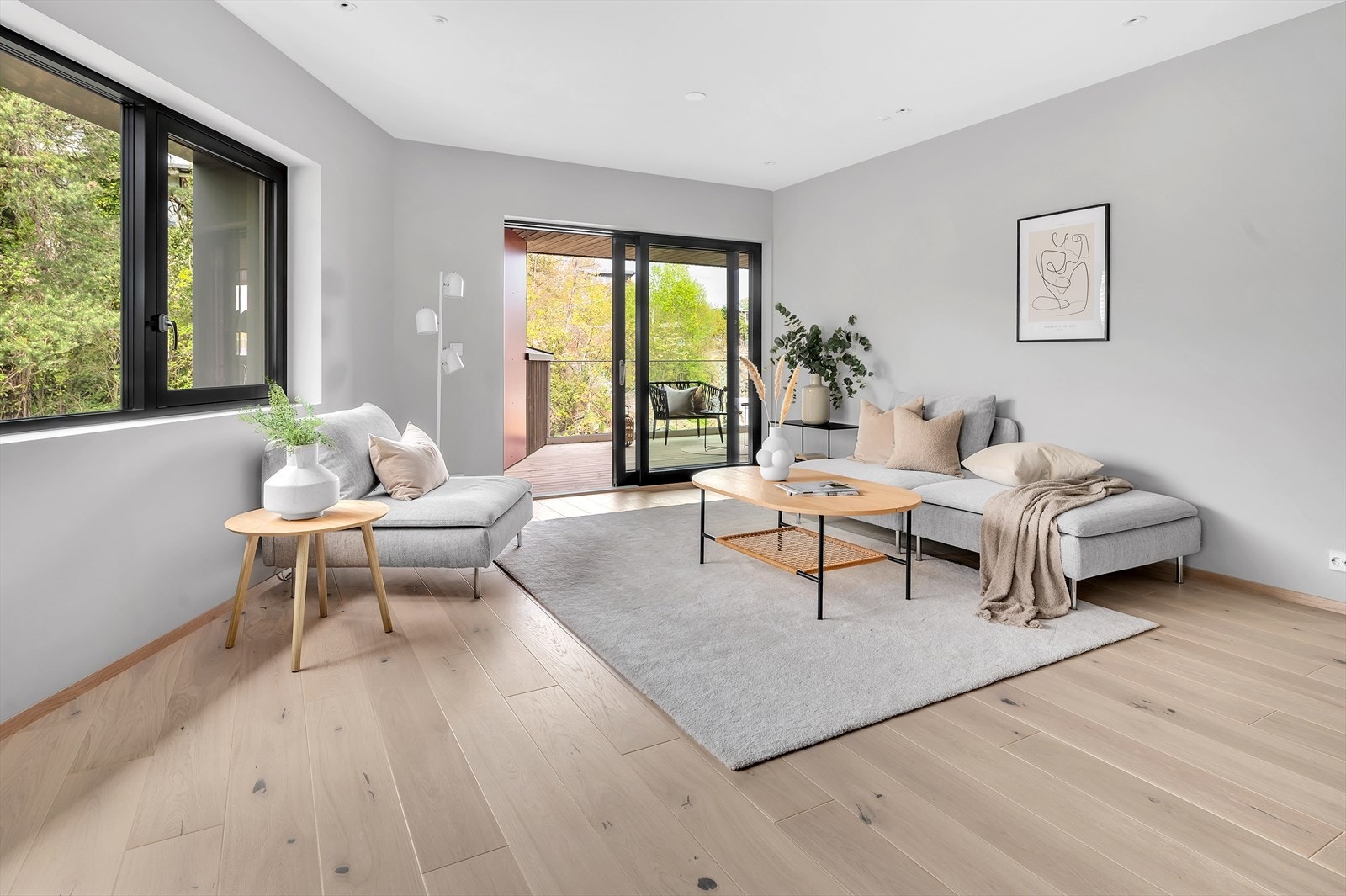 Lekkert, gjennomgående enstavs parkettgulv. Galleribilde