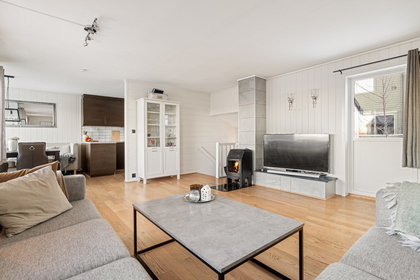 Fra stuen har du også utgang til en østvendt terrasse med morgensol. Galleribilde