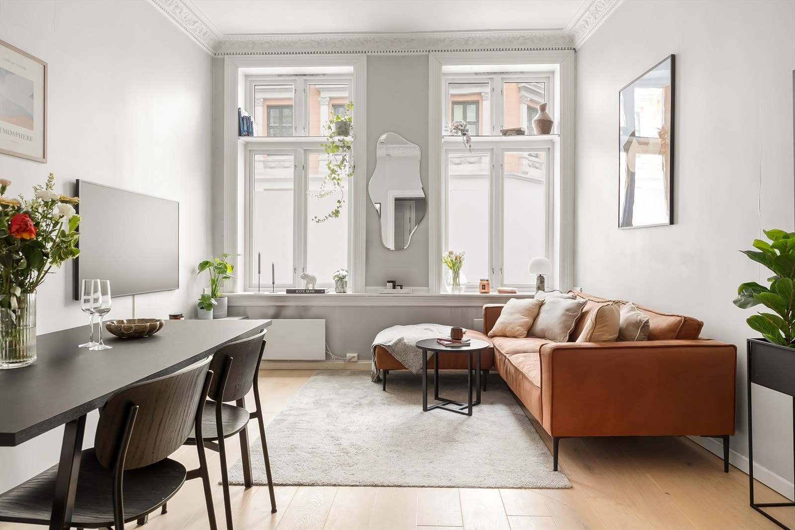 Det er godt med lysinnslipp i stua. Galleribilde