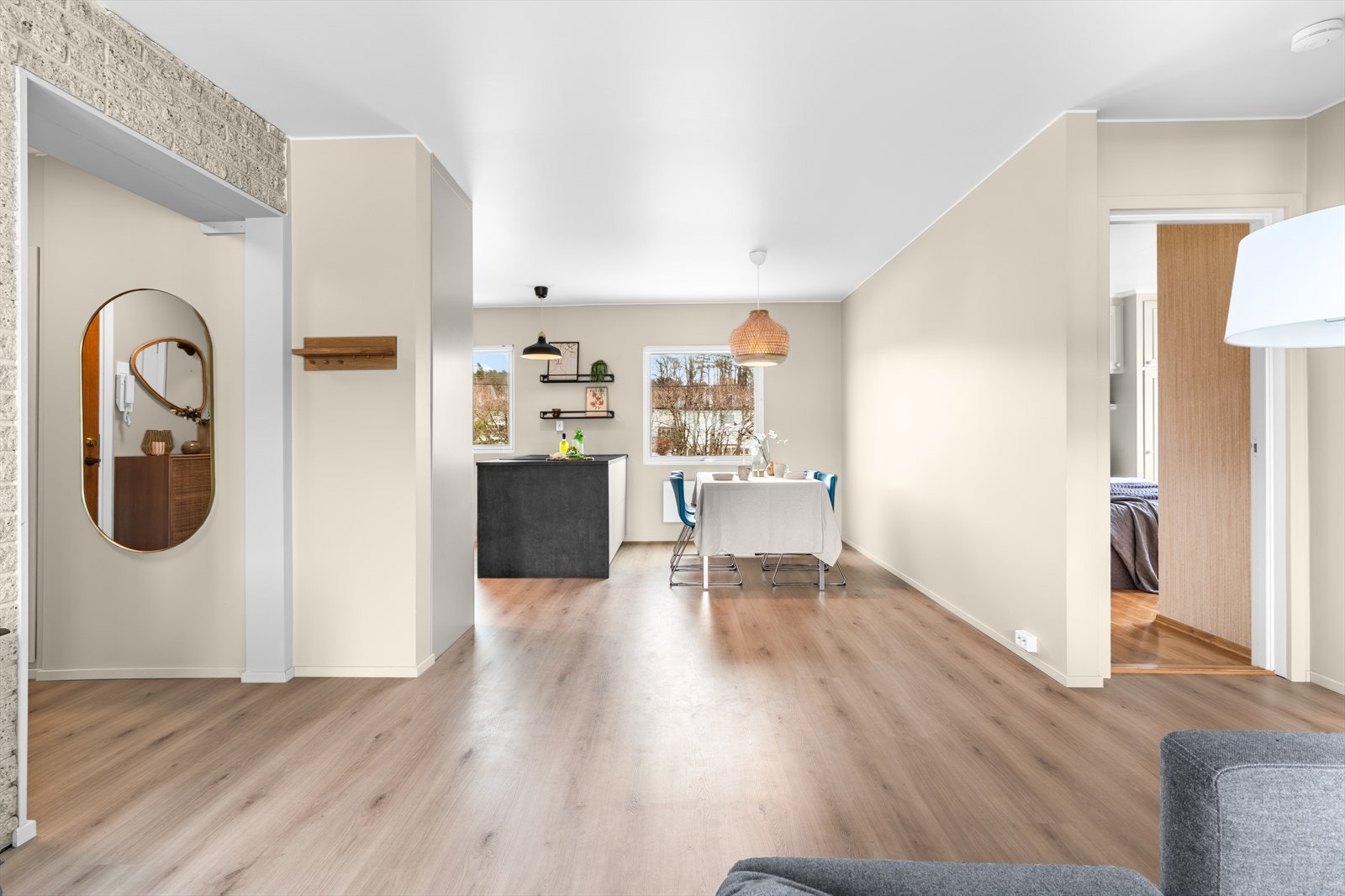 Direkte forbindelse til stuen gir en naturlig overgang til oppholdsrommet. Galleribilde