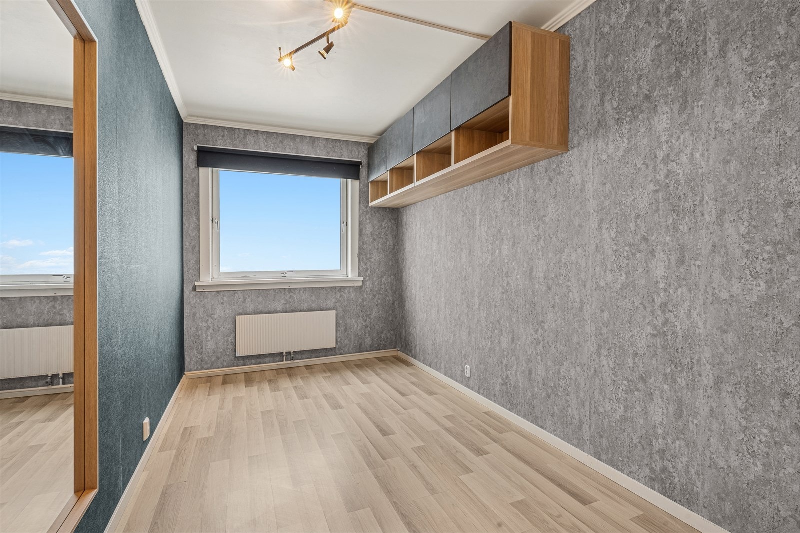 Ypperlig som barnerom, gjesterom eller hjemmekontor. Galleribilde