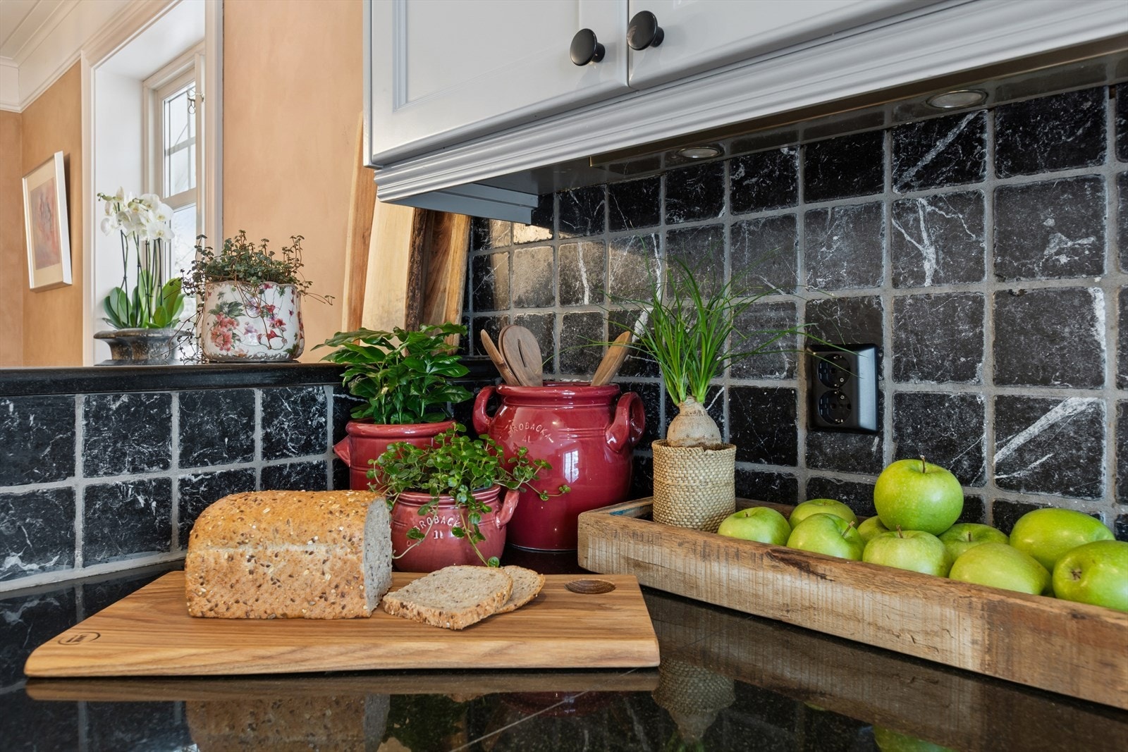 De gode arbeidsflatene i rommet innbyr til matlaging både for små og store kokker. Galleribilde