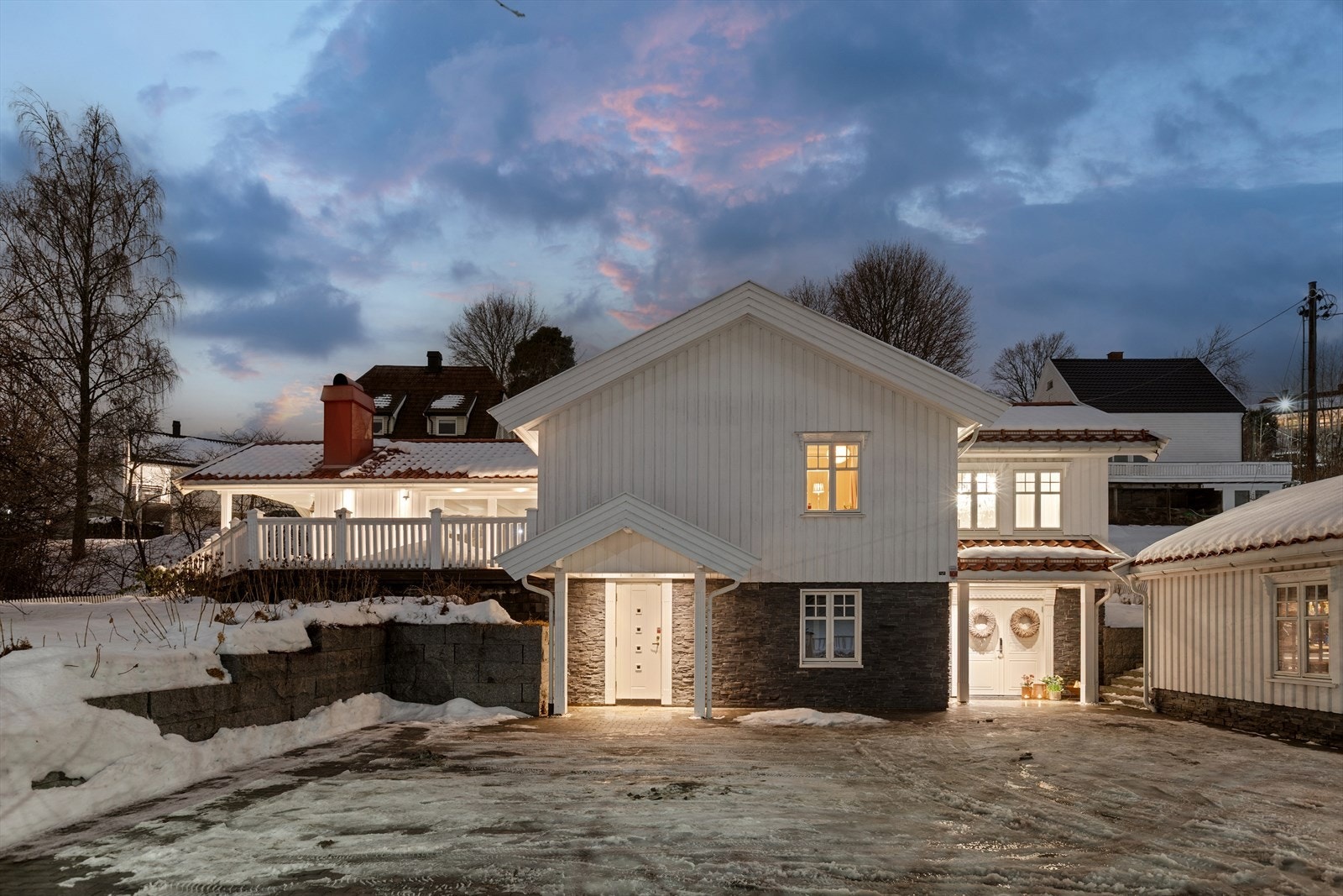 Påkostet og staselig enebolig på 258 kvm med sentral beliggenhet på Tråstad/Midtbyen. Galleribilde