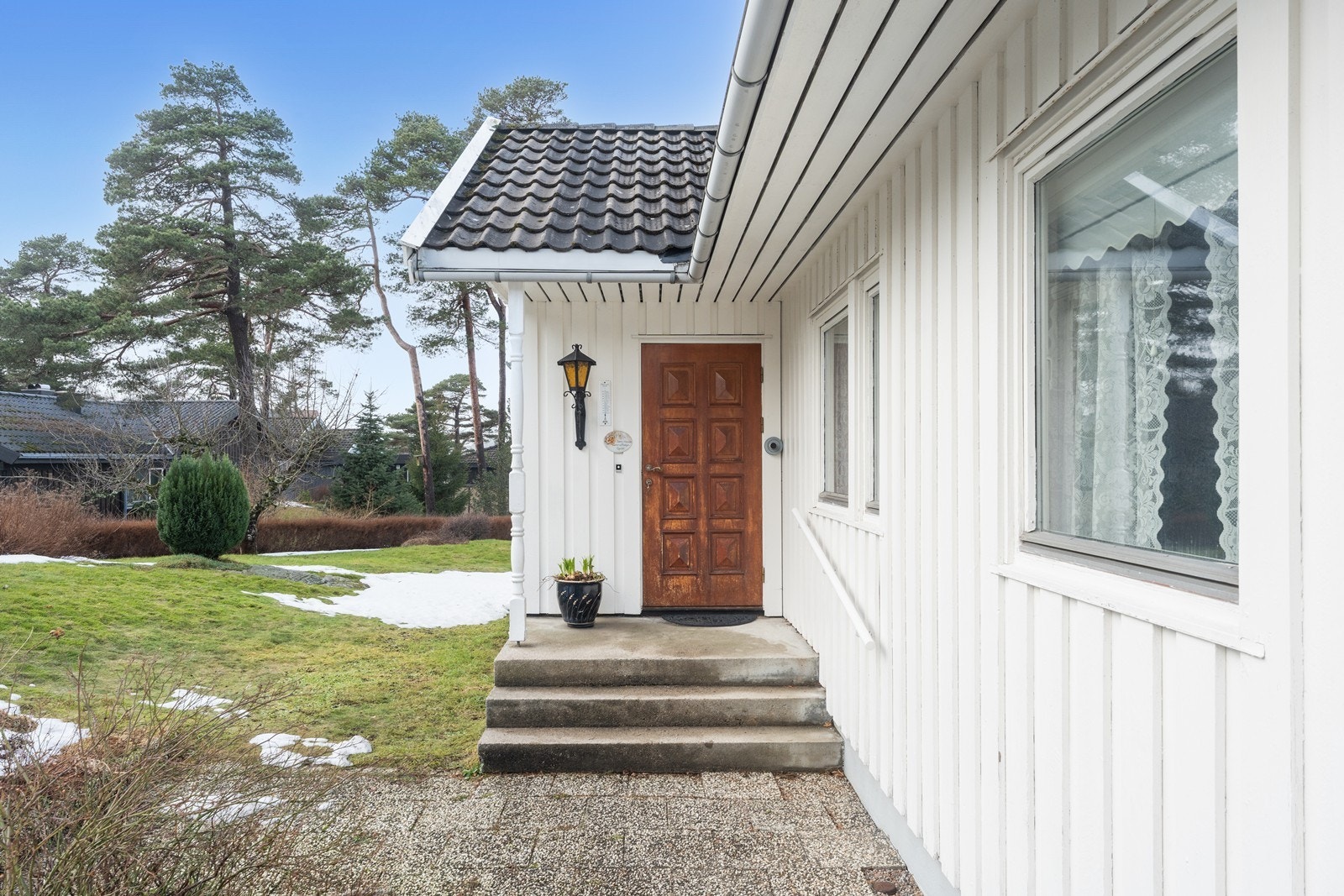 Overbygd inngangsparti. Galleribilde