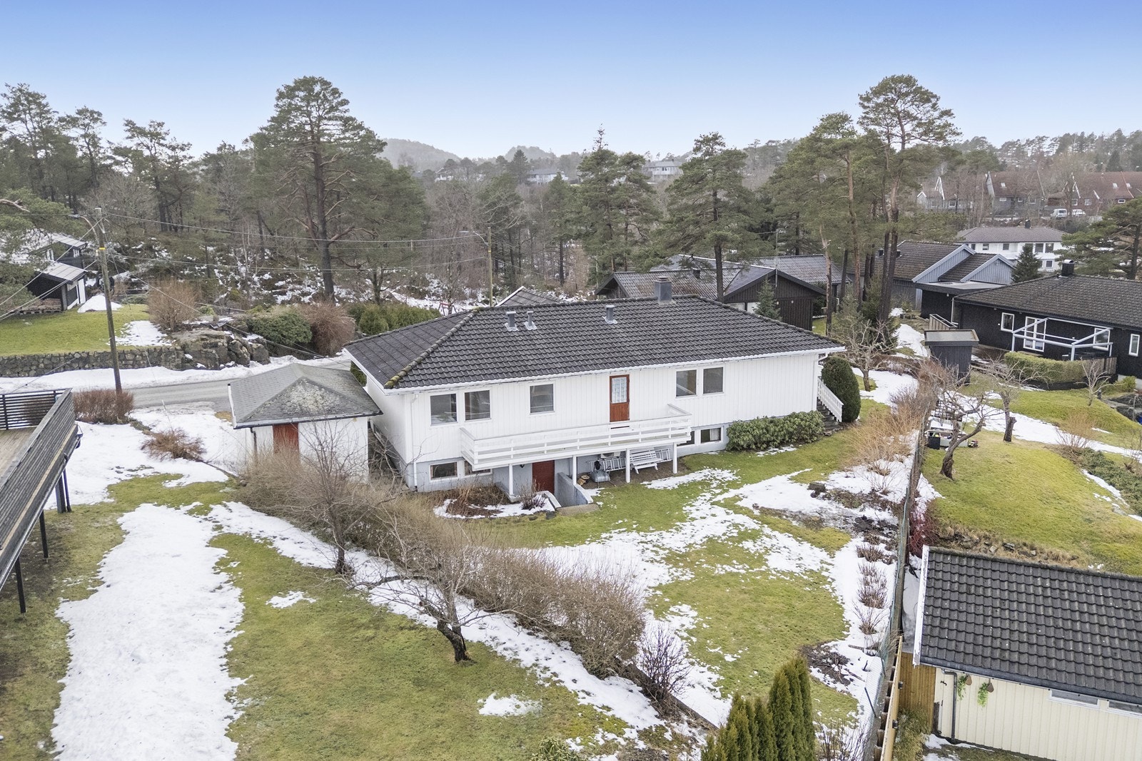 Enebolig på familievennlig og solrik tomt. Galleribilde