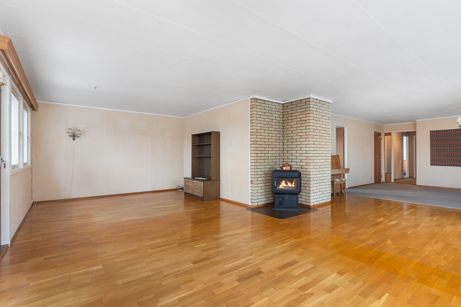 Her er godt med plass til sofagruppe og spisebord. Galleribilde