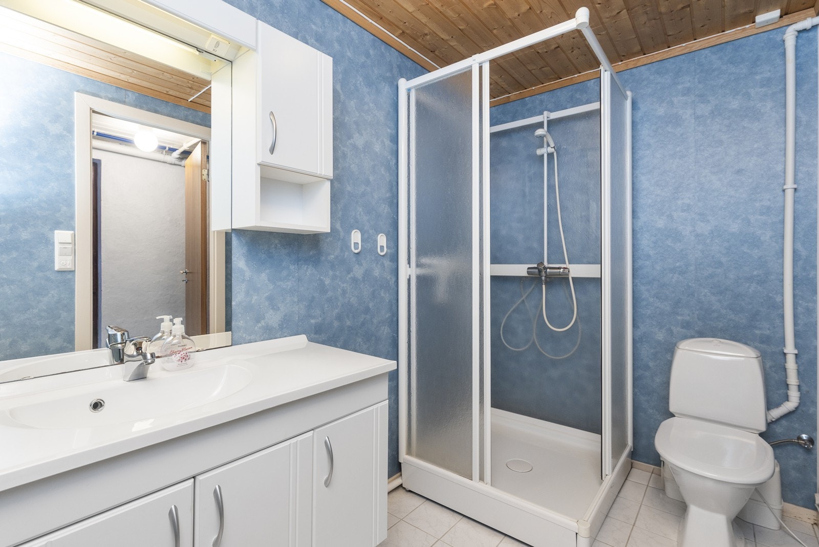 Bad i underetasjen. Galleribilde