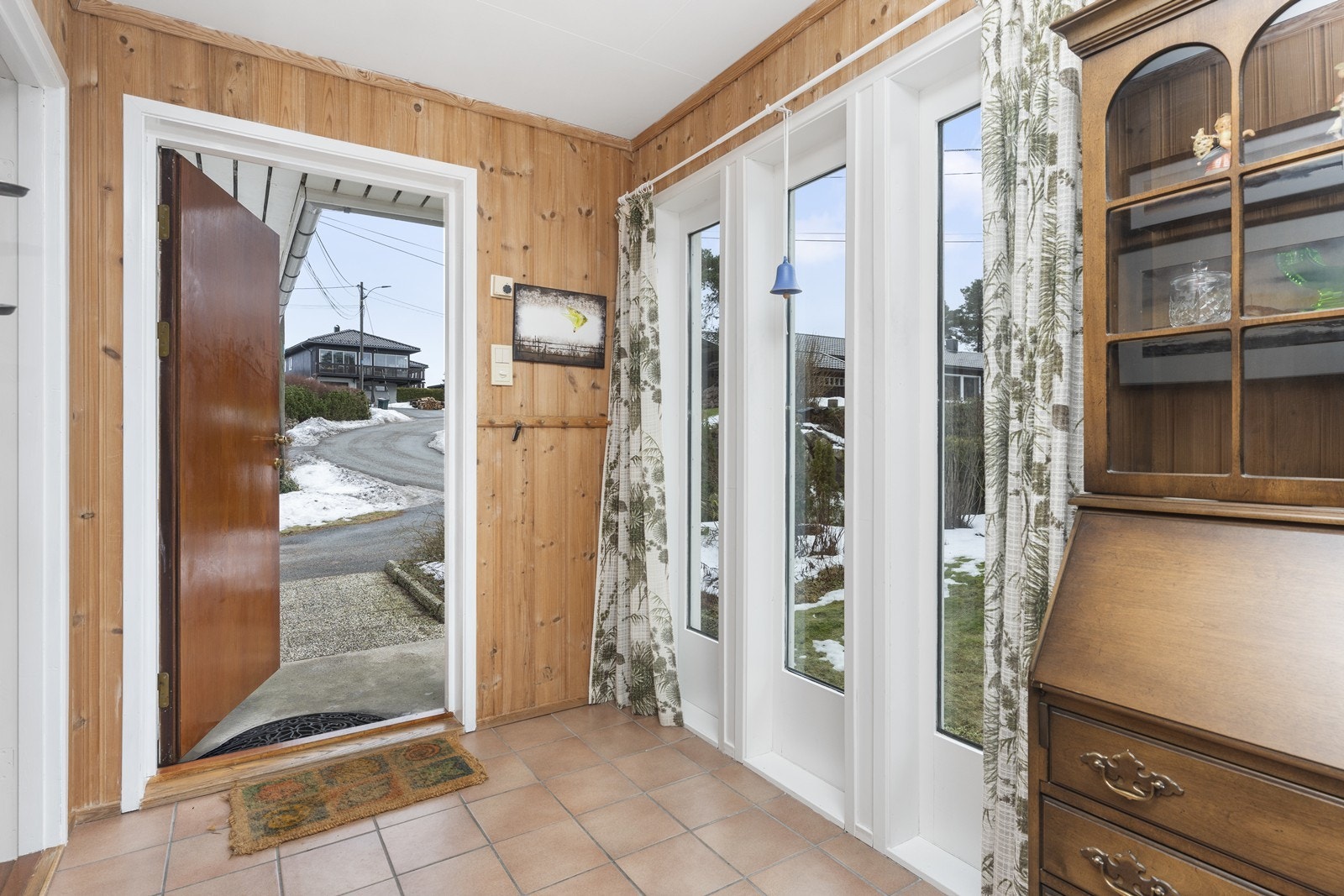 Romslig vindfang. Galleribilde