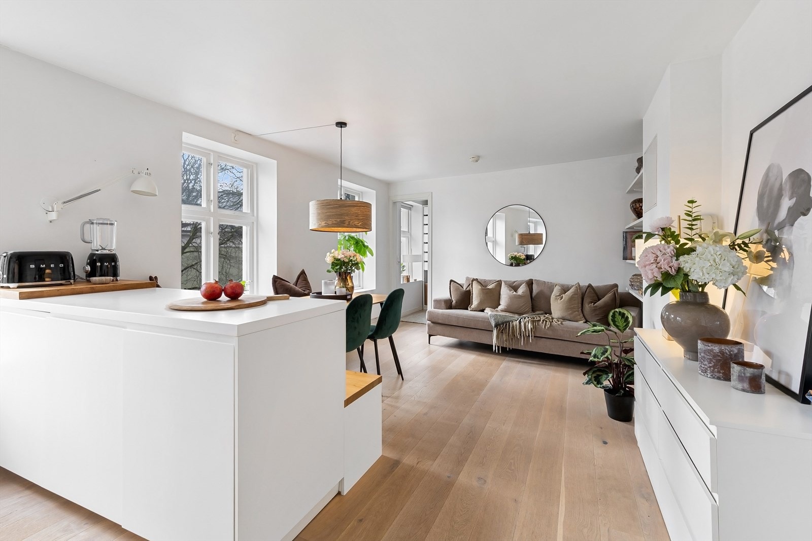 Leiligheten ligger i 4. etasje og inneholder entré, kjøkken, stue, bad og soverom. Galleribilde