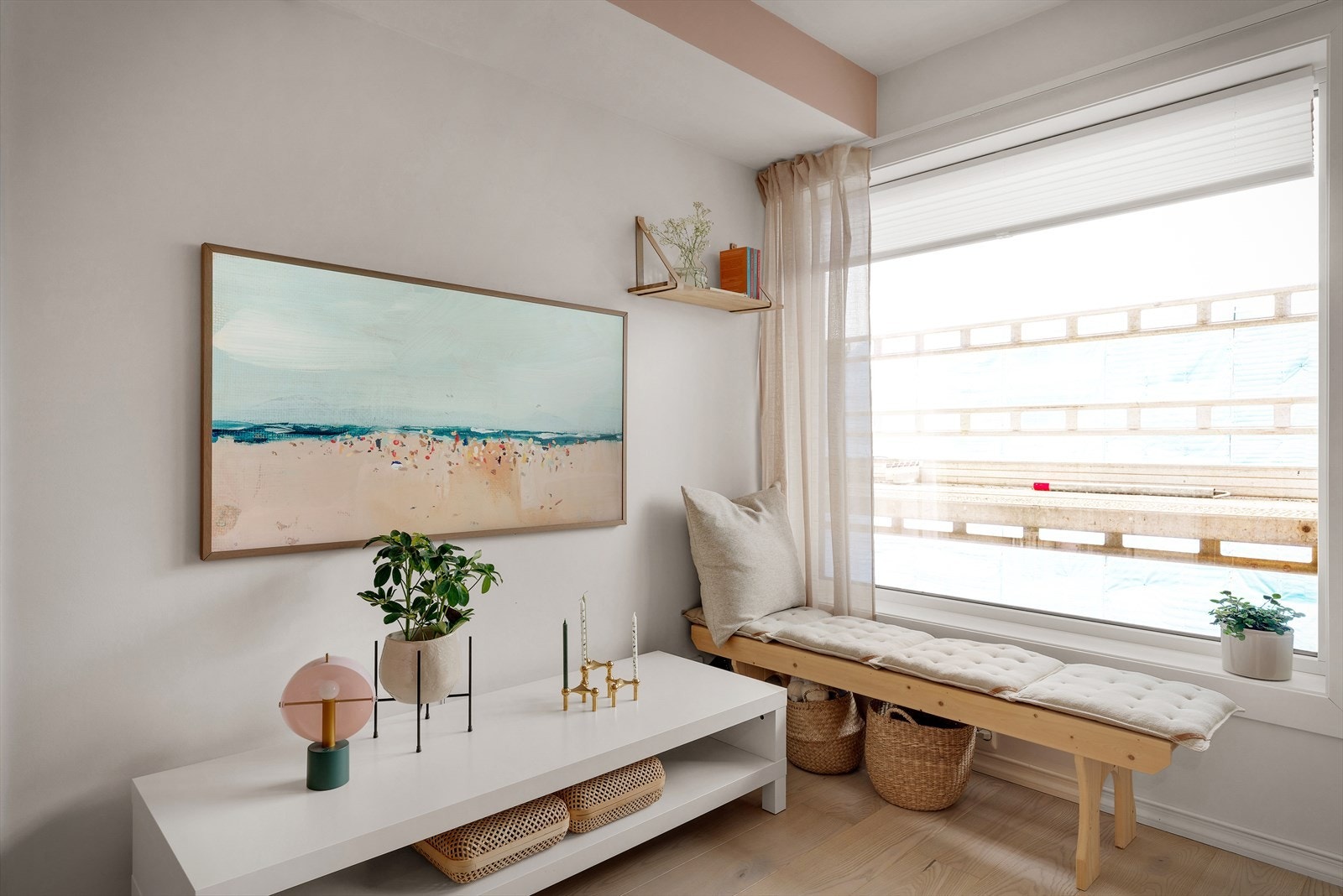 - Merk de generøse vindusflatene som bidrar til rikelig med verdifullt lysinnslipp - Galleribilde