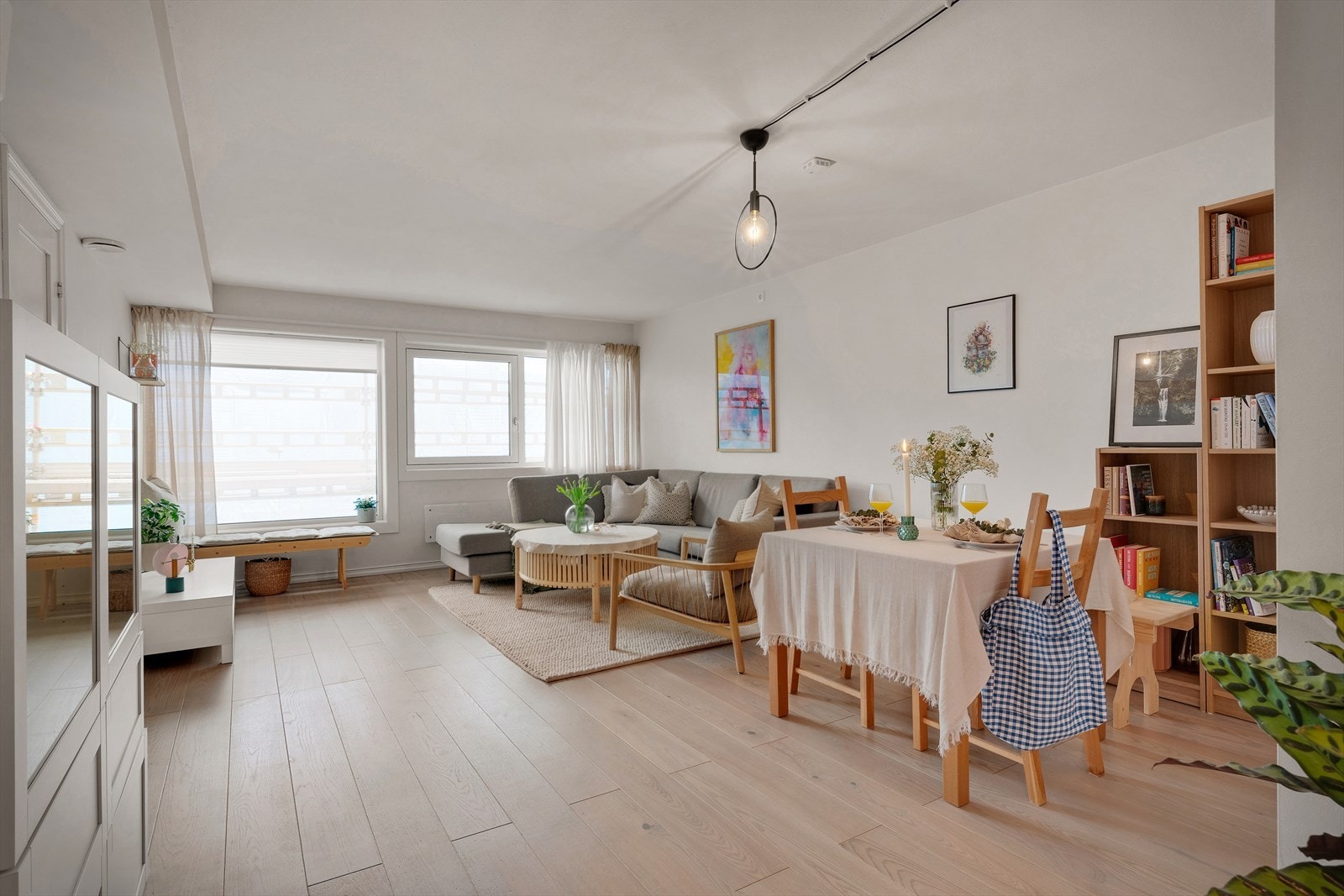 - En innbydende 3-roms hjørneleilighet med gjennomgående god standard, heisadkomst og garasjeplass. Foto: Imotiv v/Inge Jørpeland - Galleribilde