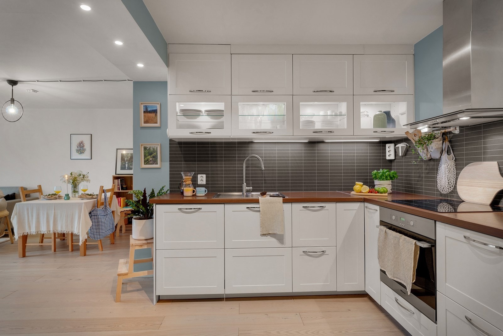 - Ny eier får gleden av integrert platetopp, stekeovn og oppvaskmaskin - Galleribilde