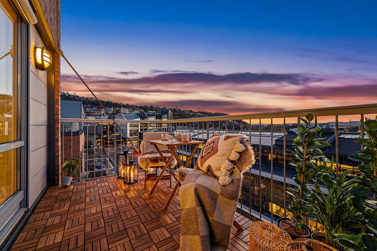 Leiligheten har en herlig vestvendt balkong på ca. 8 kvm med direkte utgang fra stuen, perfekt for å nyte solrike dager og lune kvelder Galleribilde