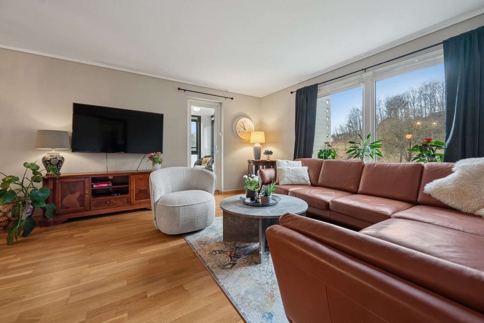 Grunnpakke for TV og internett via Telia er inkludert i månedlige felleskostnader. Galleribilde