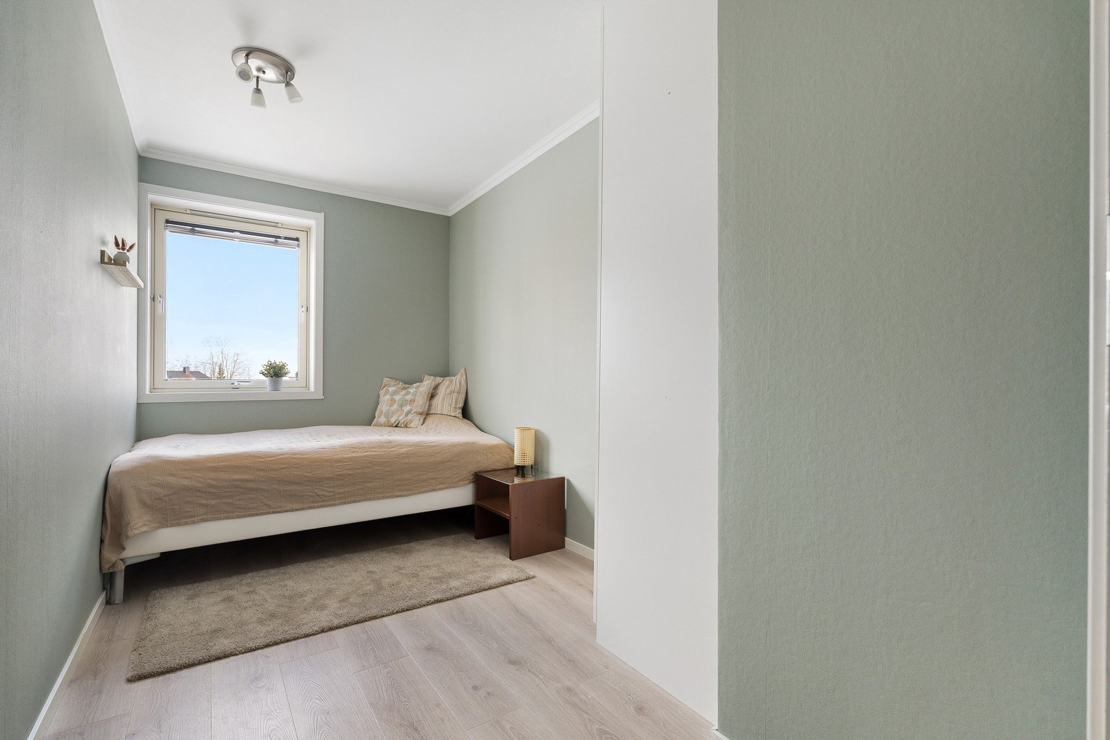 Soverommet er på 7,7m². Galleribilde