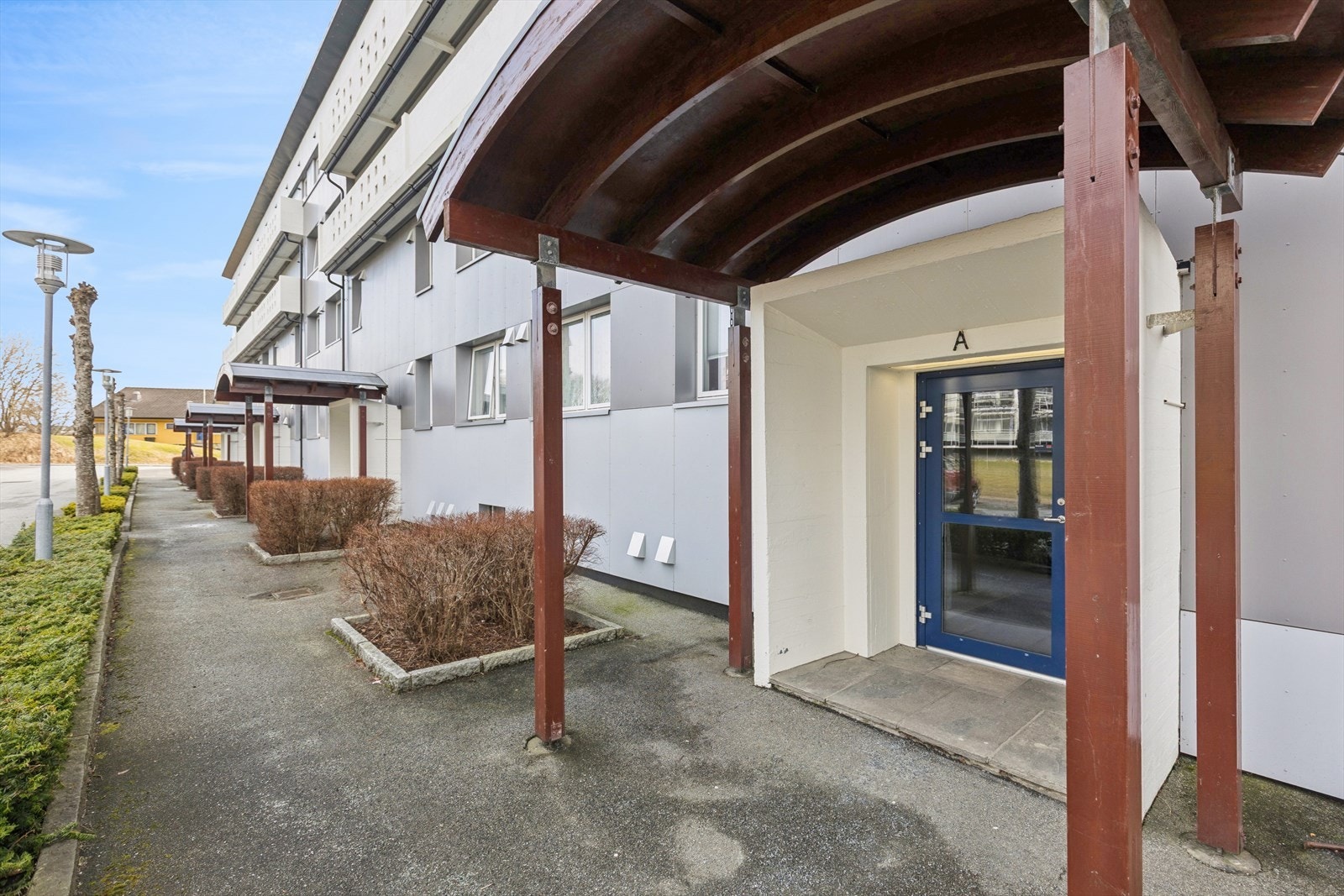 Overbygget inngangsparti. Galleribilde