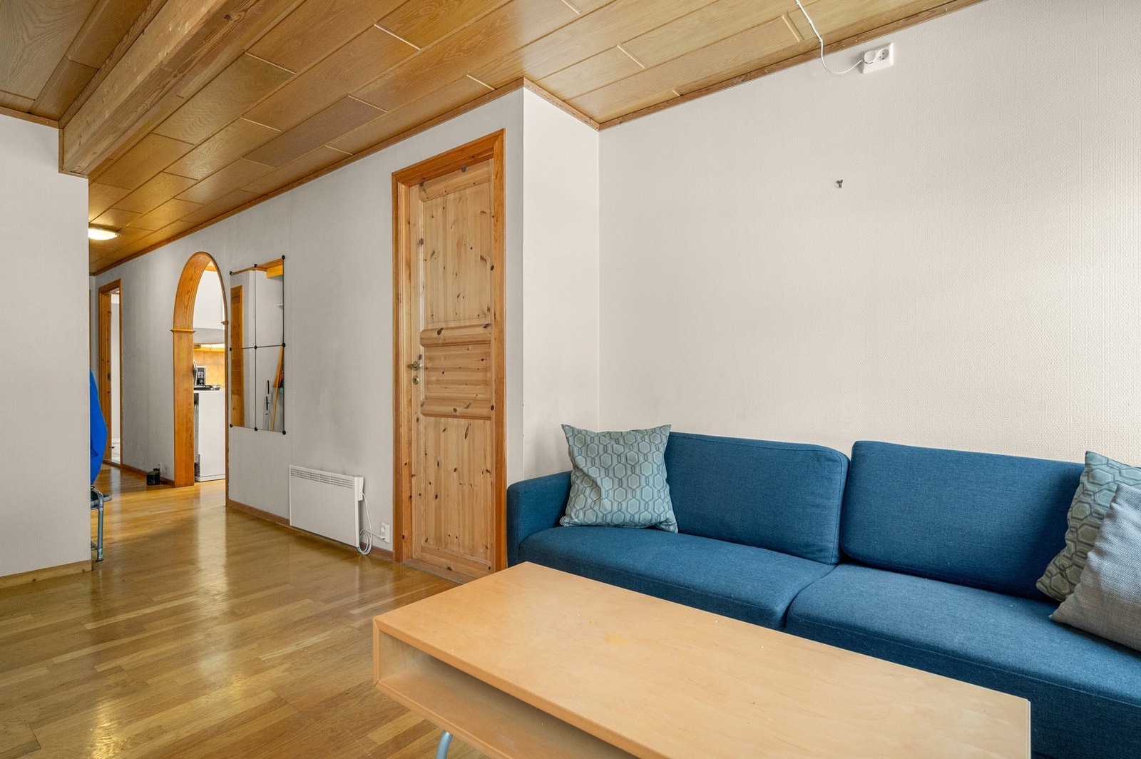 God plass til sofagruppe i boligens 1. etasje. Galleribilde