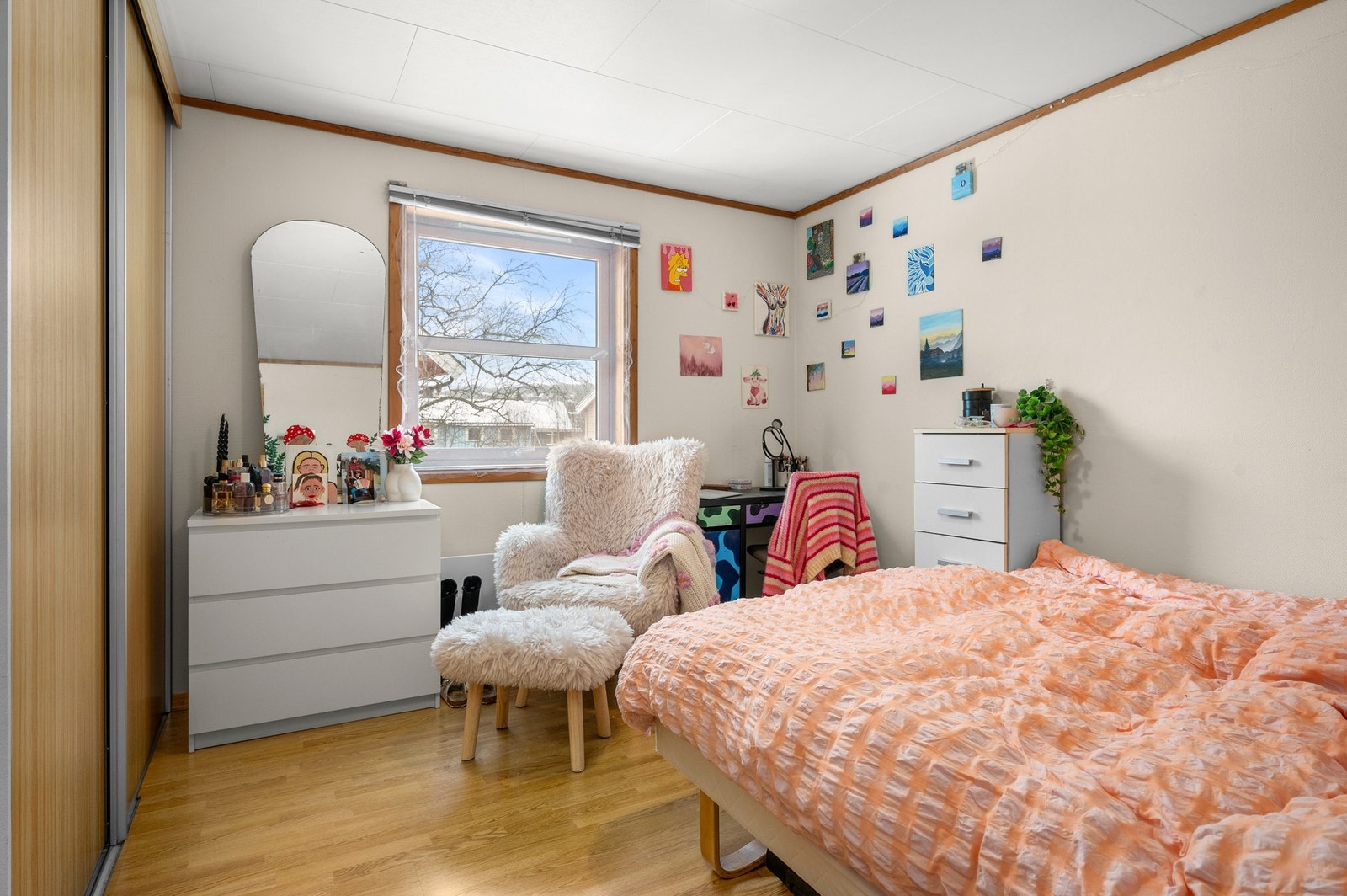 Soverom i 2. etasje på 13,5 kvm. Galleribilde