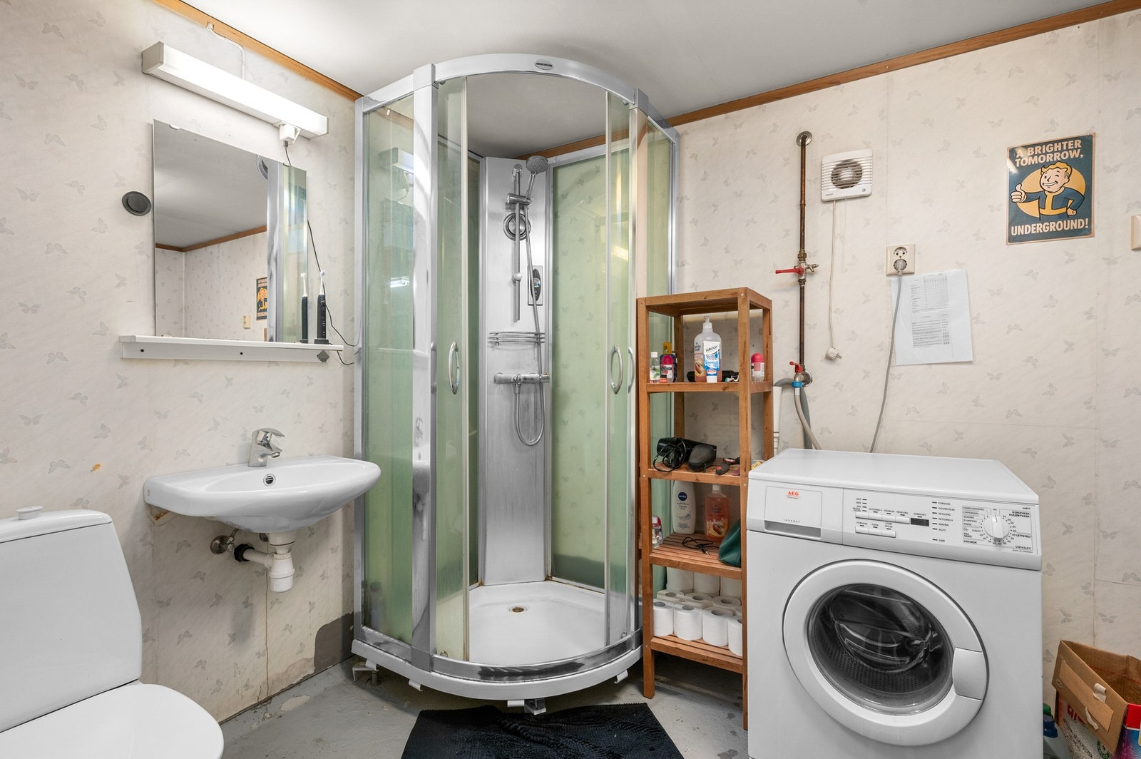 Kjelleretasjen inneholder 2 separate vaskerom på hhv 6 og 7,5 kvm. Galleribilde