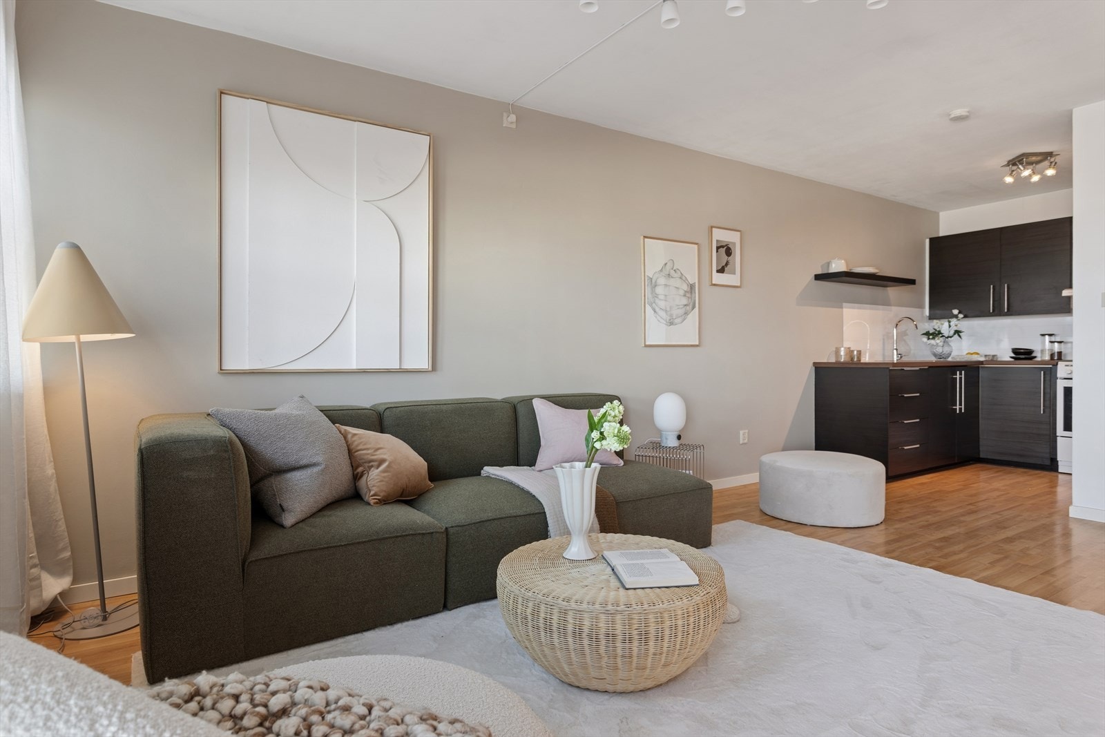 Åpen stue-kjøkkenløsning. Galleribilde