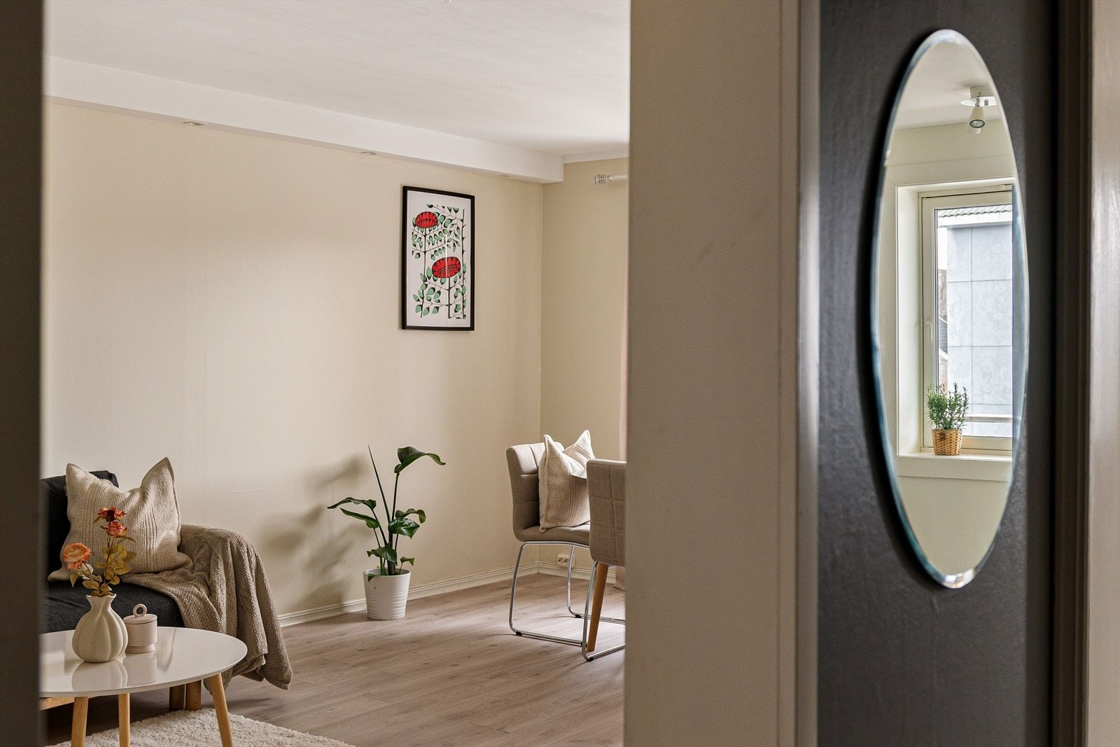 Oppbevaringsbehovet til leiligheten er svært godt ivaretatt. Totalt disponerer andelen hele 23 kvm med bodareal, fordelt på tre separate boder. To av disse er lokalisert i kjelleren og den siste på loftet. Galleribilde