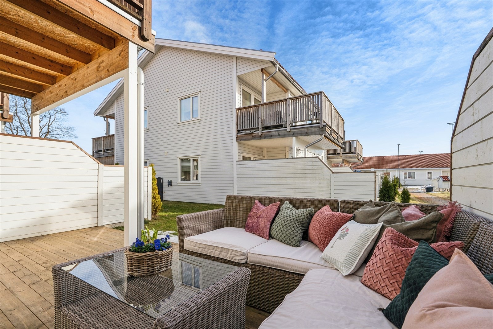 Terrasse på ca. 18 kvm med tilkomst fra stuen Galleribilde