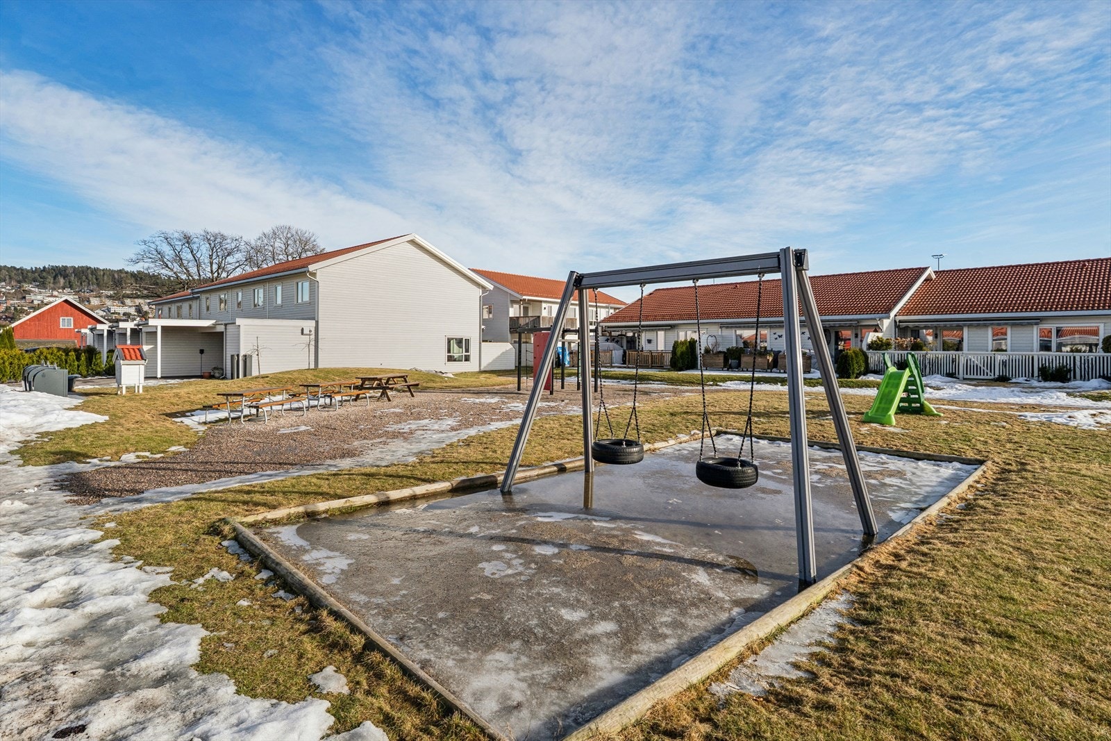 Felles lekeplass i umiddelbar nærhet Galleribilde