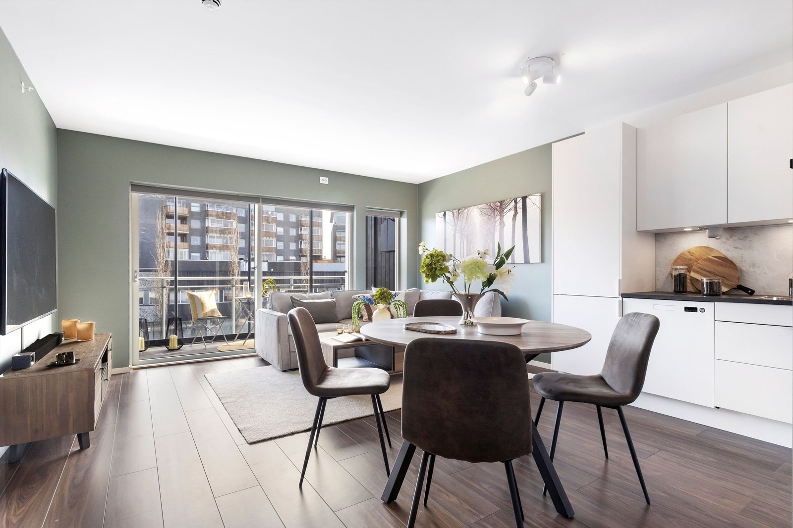 Stue/kjøkken med åpen løsning Galleribilde