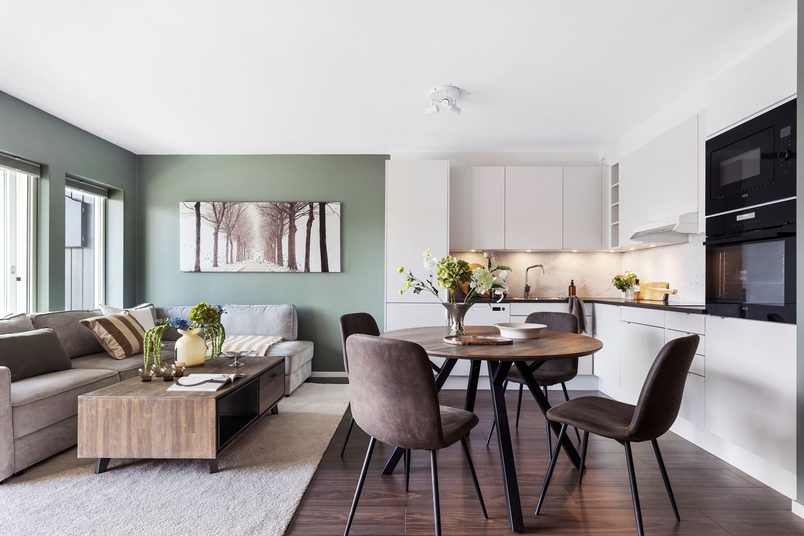 God plass til spisebord Galleribilde