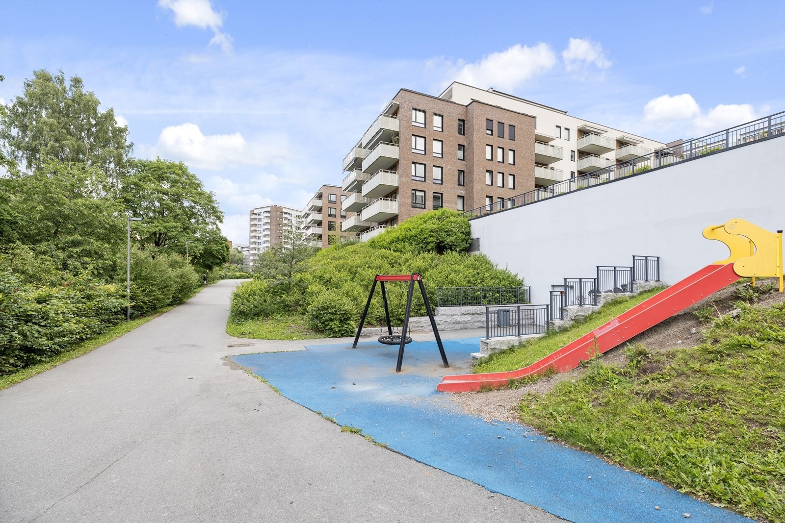 Sameiene byr på hyggelige lekeplasser som står til fri disposisjon for alle beboere. Galleribilde