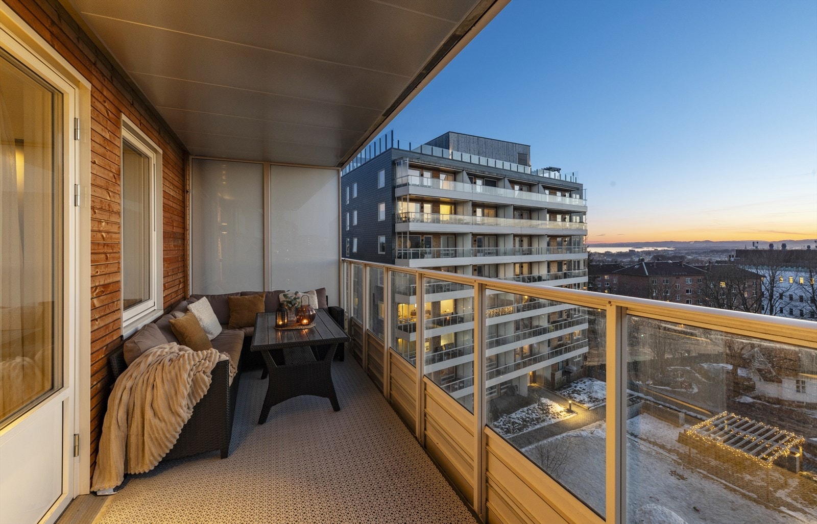 Velkommen til Hans Nordahls gate 16 - en unik leilighet med fantastisk utsikt og en beliggenhet som virkelig må oppleves. Galleribilde