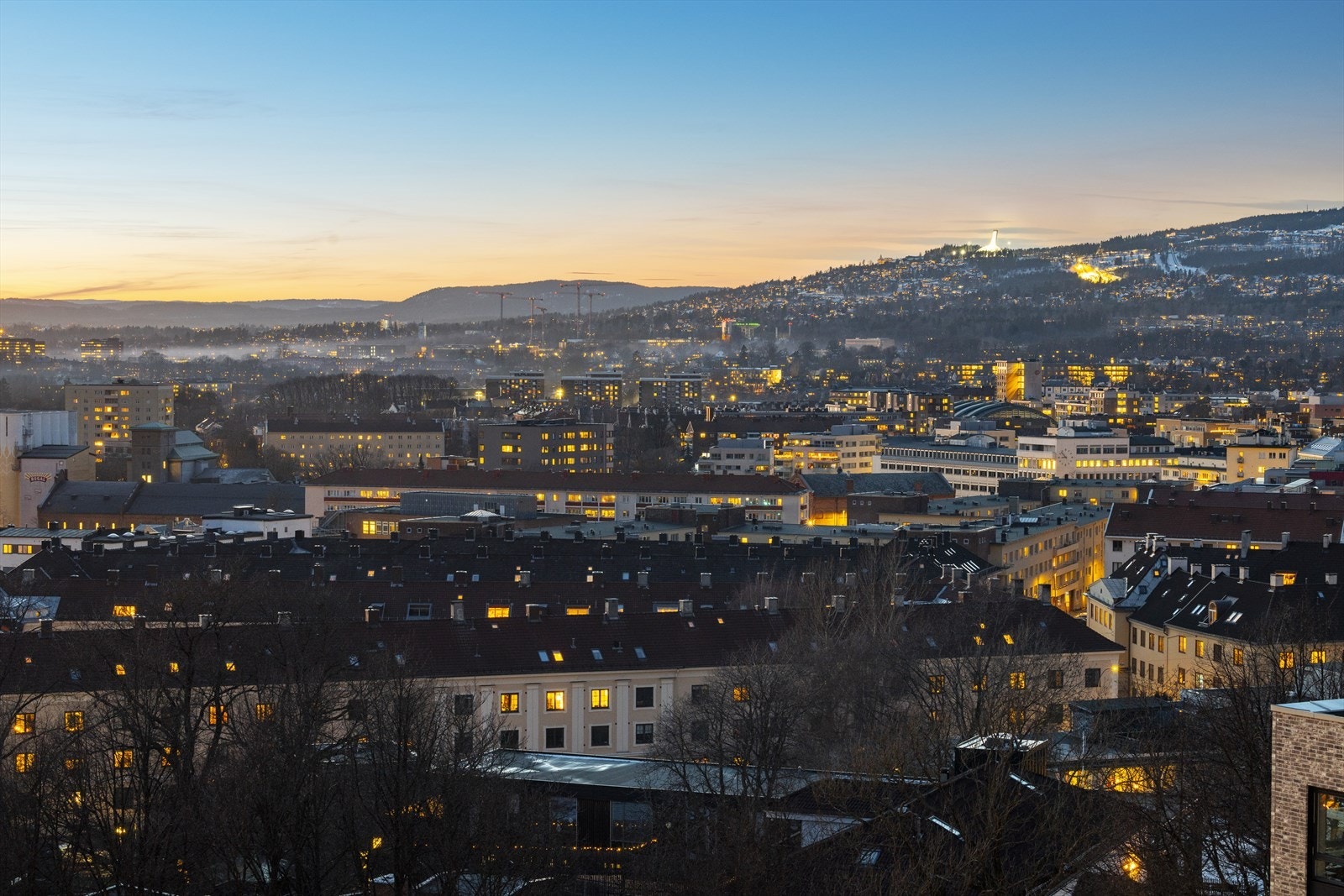En bedre utsikt skal man lete lenge etter. Bildet er tatt fra felles takterrasse. Galleribilde