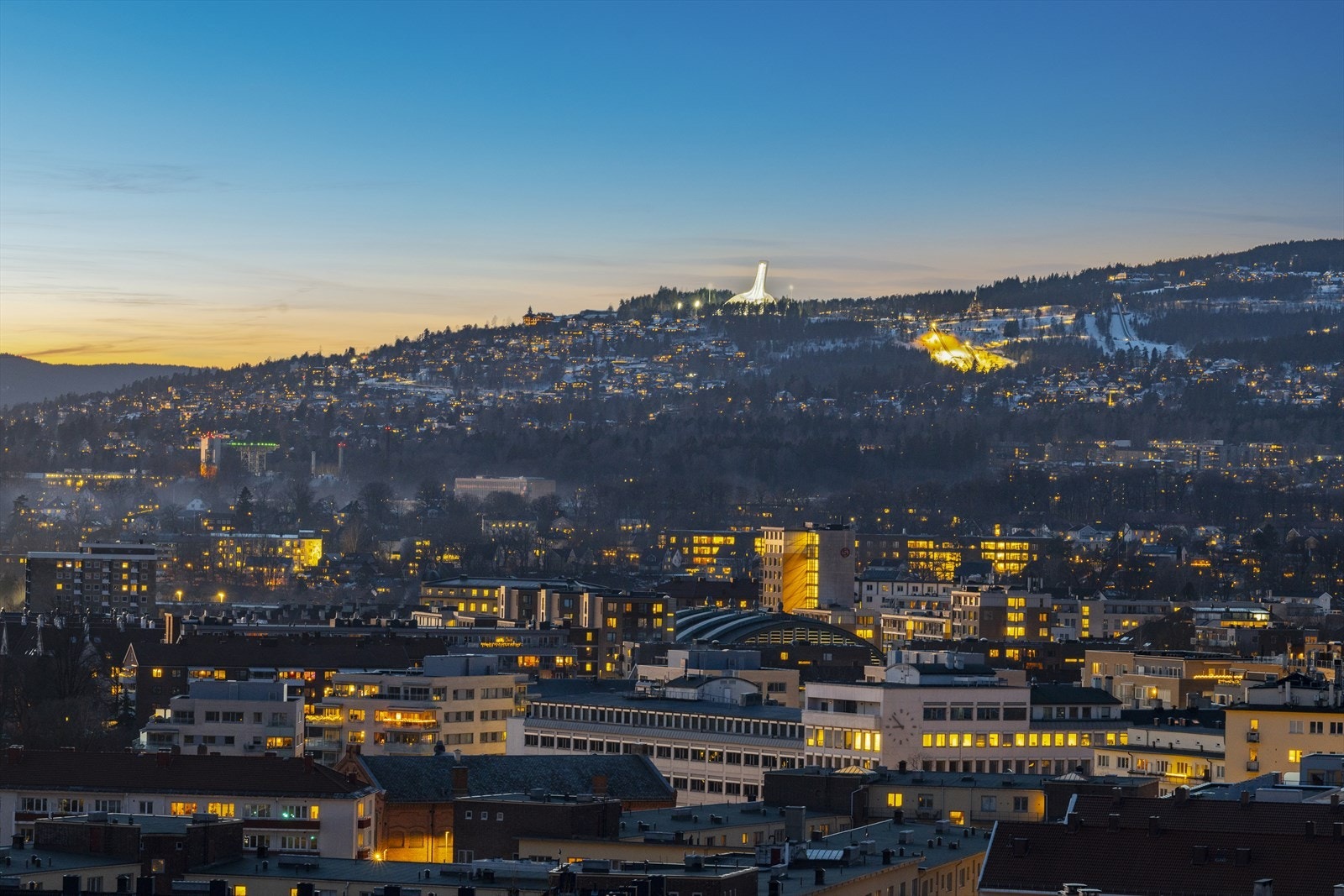 Fra takterrassen kan du også se Holmenkollen. Galleribilde