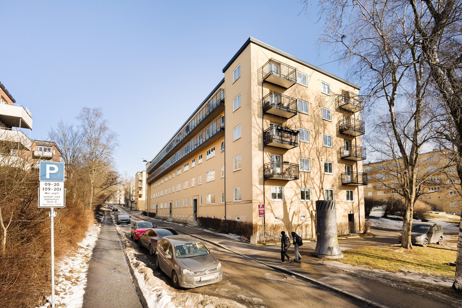 Borettslagget ligger tilbaketrukket til i rolige omgivelser på Sinsen/Rosenhoff. Her har du kort vei til det meste! Galleribilde