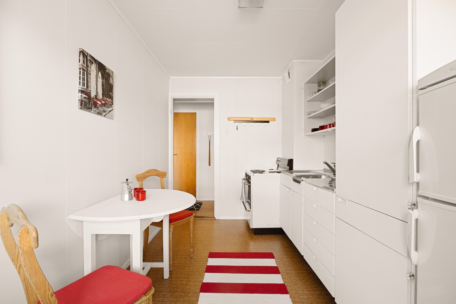 Den langstrakte løsningen gir god flyt og effektiv utnyttelse av rommet. Galleribilde