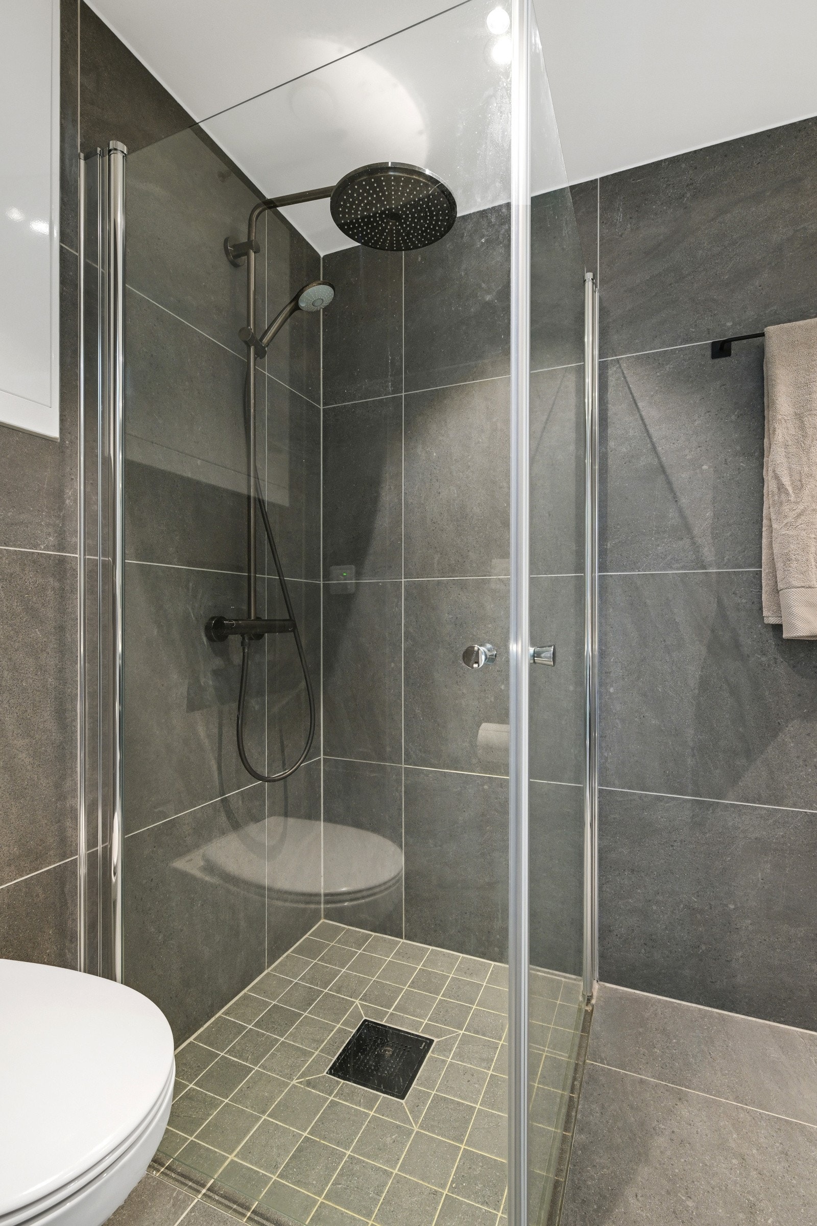 Dusjhjørne med glassdører Galleribilde